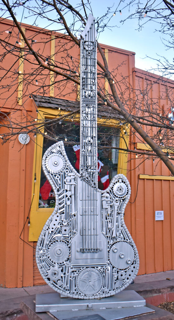 Photo by Rhonda Van Pelt. Flaminio Antonio won the Artistic Excellence Award for his sculpture displayed in the 900 block of Manitou Avenue.